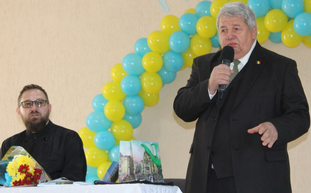 O CARTE IZVORÂTĂ DIN DRAMELE&nbsp;ISTORIEI…