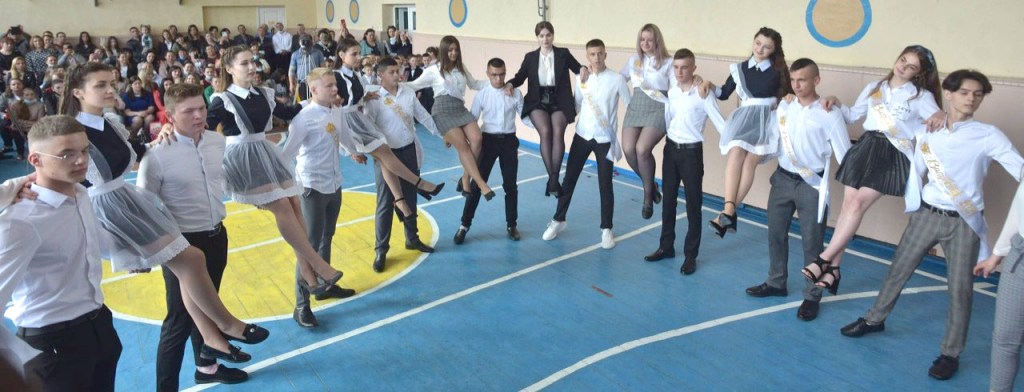 Într-un ceas bun, dragi&nbsp;absolvenți!