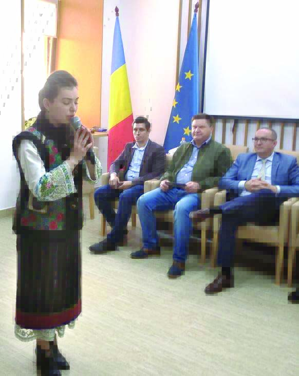 NE POARTĂ ZESTREA NEAMULUI PRIN LUME, O MÂNDRĂ FLOARE DIN „GRĂDINA CU FLORI&nbsp;MULTE”