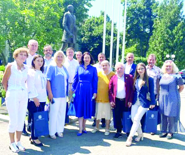 FAȚĂ ÎN FAȚĂ CU ȚARA, CARE NE ADUNĂ, FACE EFORTURI SĂ NE&nbsp;AJUTE…