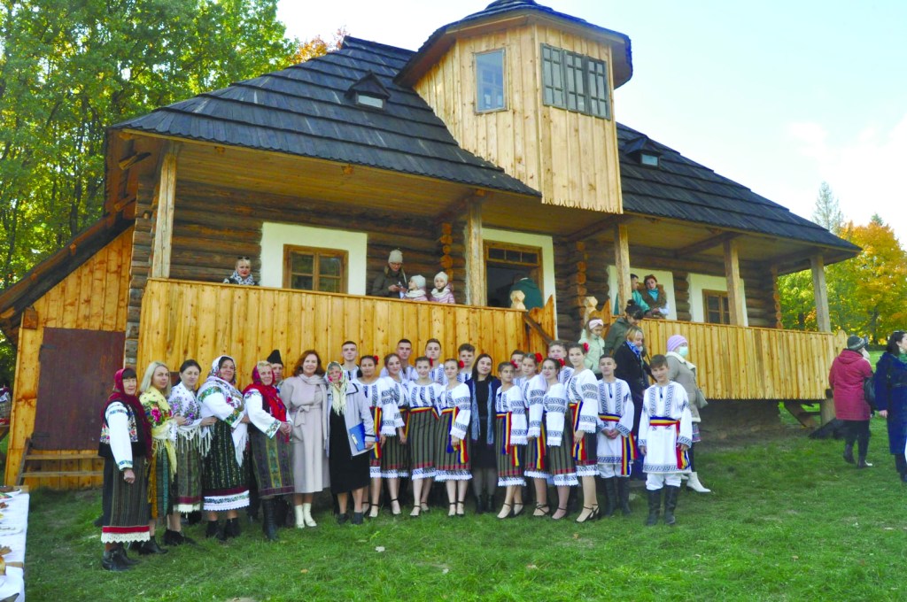 Expoziție de icoane pictate pe sticlă la&nbsp;Cernăuți