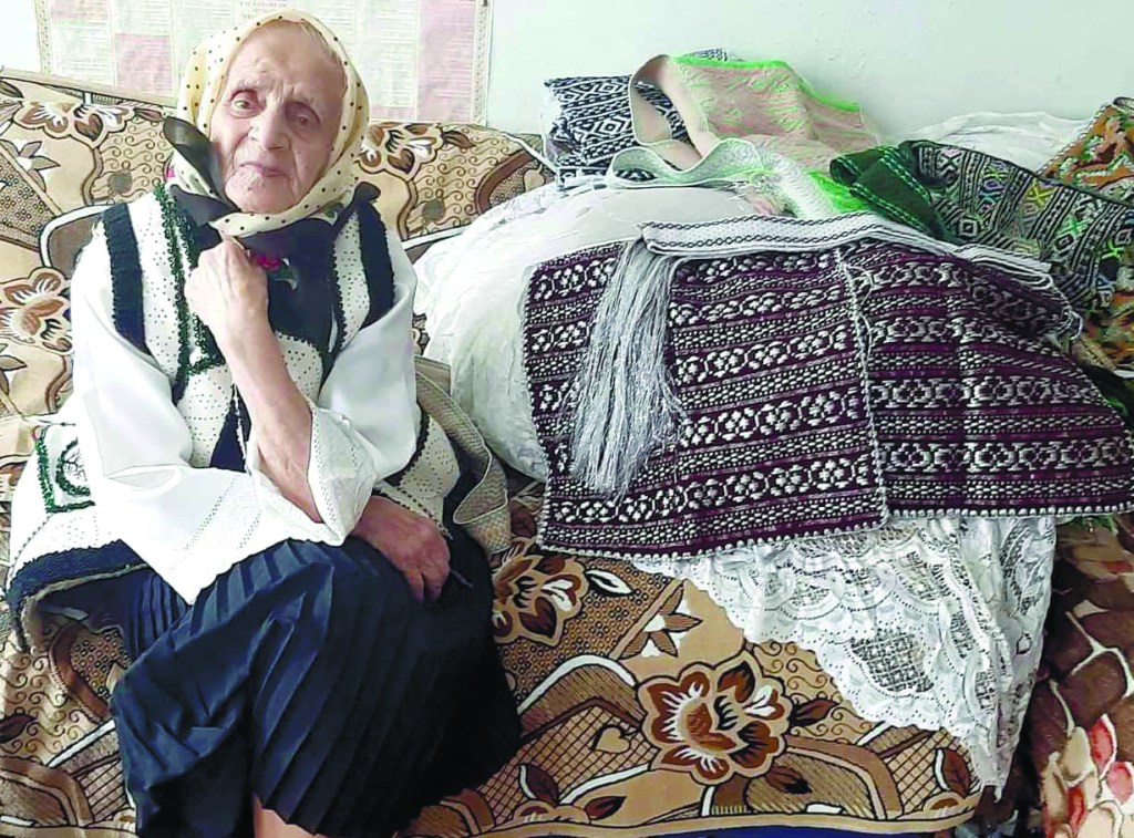 DINTR-UN SECOL DE IUBIRE I-A RĂMAS NUMAI RĂZBOIUL DE&nbsp;ȚESUT