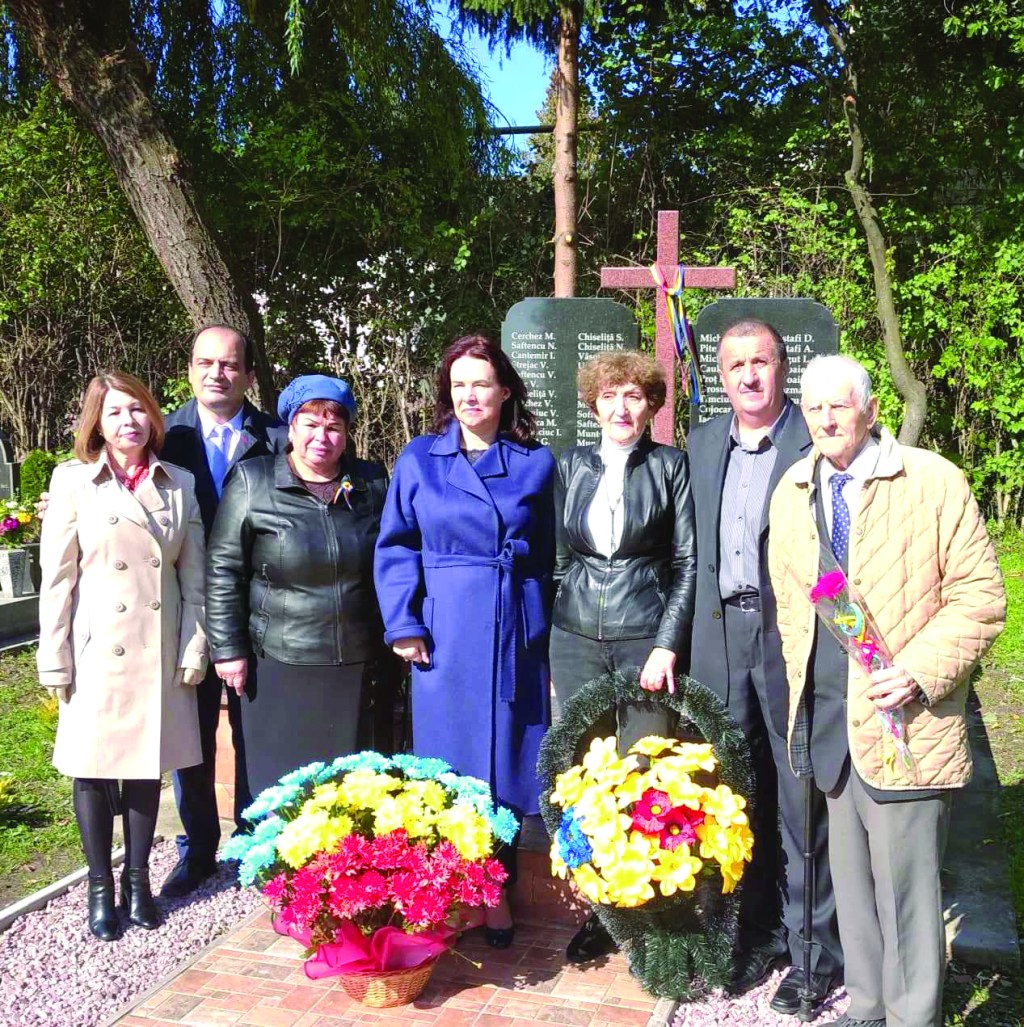 UN  MONUMENT  SFINȚIT  CU LACRIMILE  MEMORIEI  LA ROȘA&nbsp;CERNĂUȚEANĂ