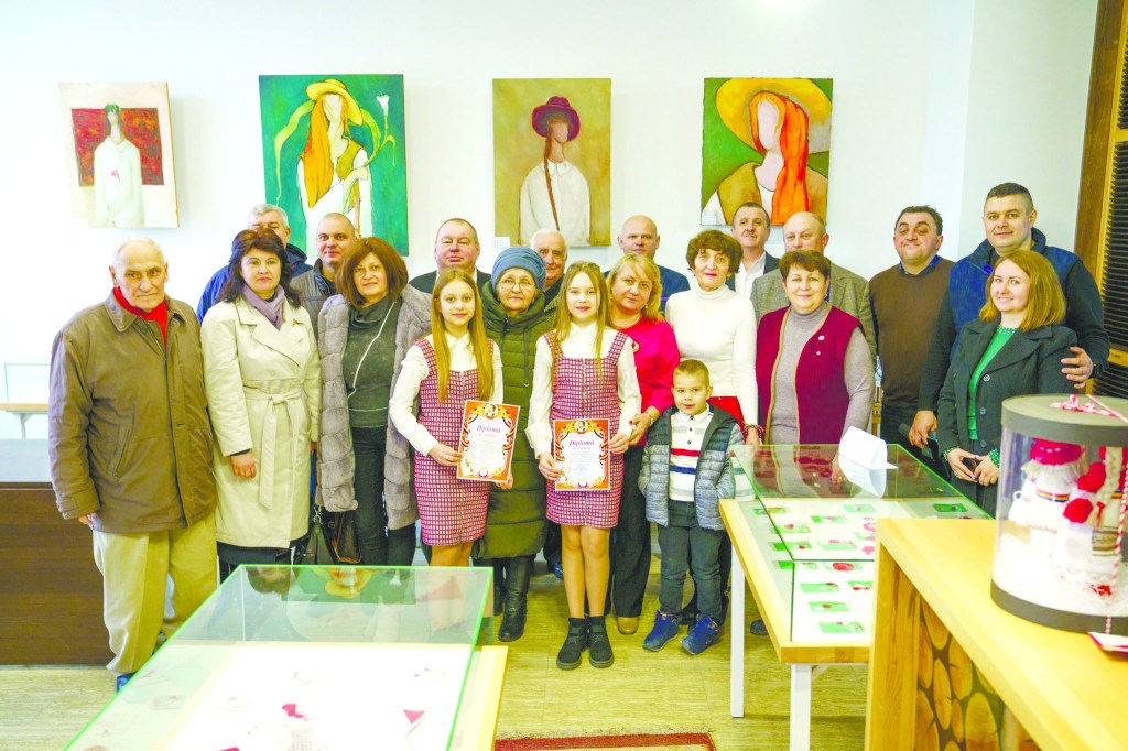 CA  UN  FĂT-FRUMOS  DIN  LACRIMA  DORULUI A  SOSIT  LA CERNĂUȚI&nbsp;MĂRȚIȘORUL