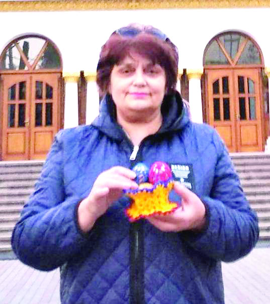 DARURI  ȘI  BUCURII  PASCALE  DE  LA  O DOAMNĂ  CU  MÂINI DE&nbsp;AUR