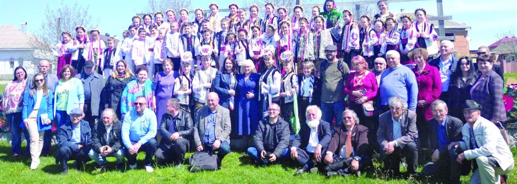 PENTRU  DOINIREA  LIMBII  ROMÂNE,  VIN POEȚIILA  URMAȘII LUI&nbsp;ȘTEFAN