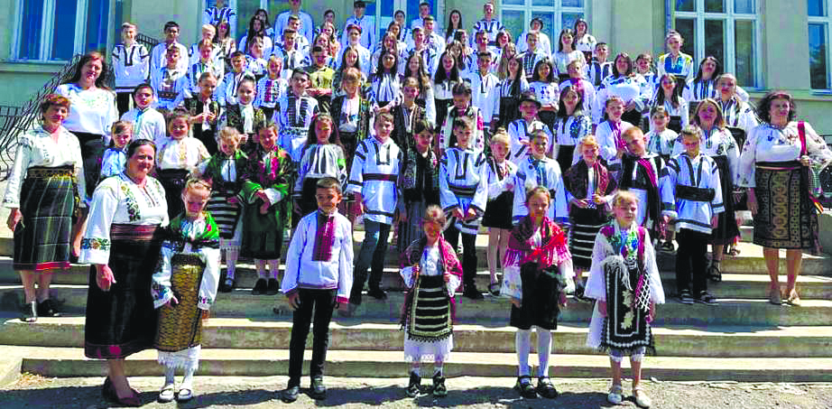 Să ne iubim portul nostru&nbsp;tradițional