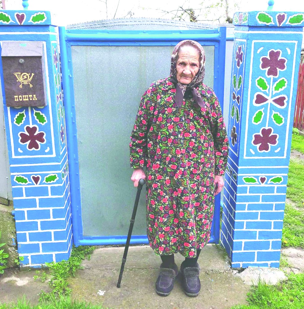 SE  TOPEA  GHEAȚA  DE  LA  LACRIMILE EI, ACUM ÎNFLORESC&nbsp;LALELELE