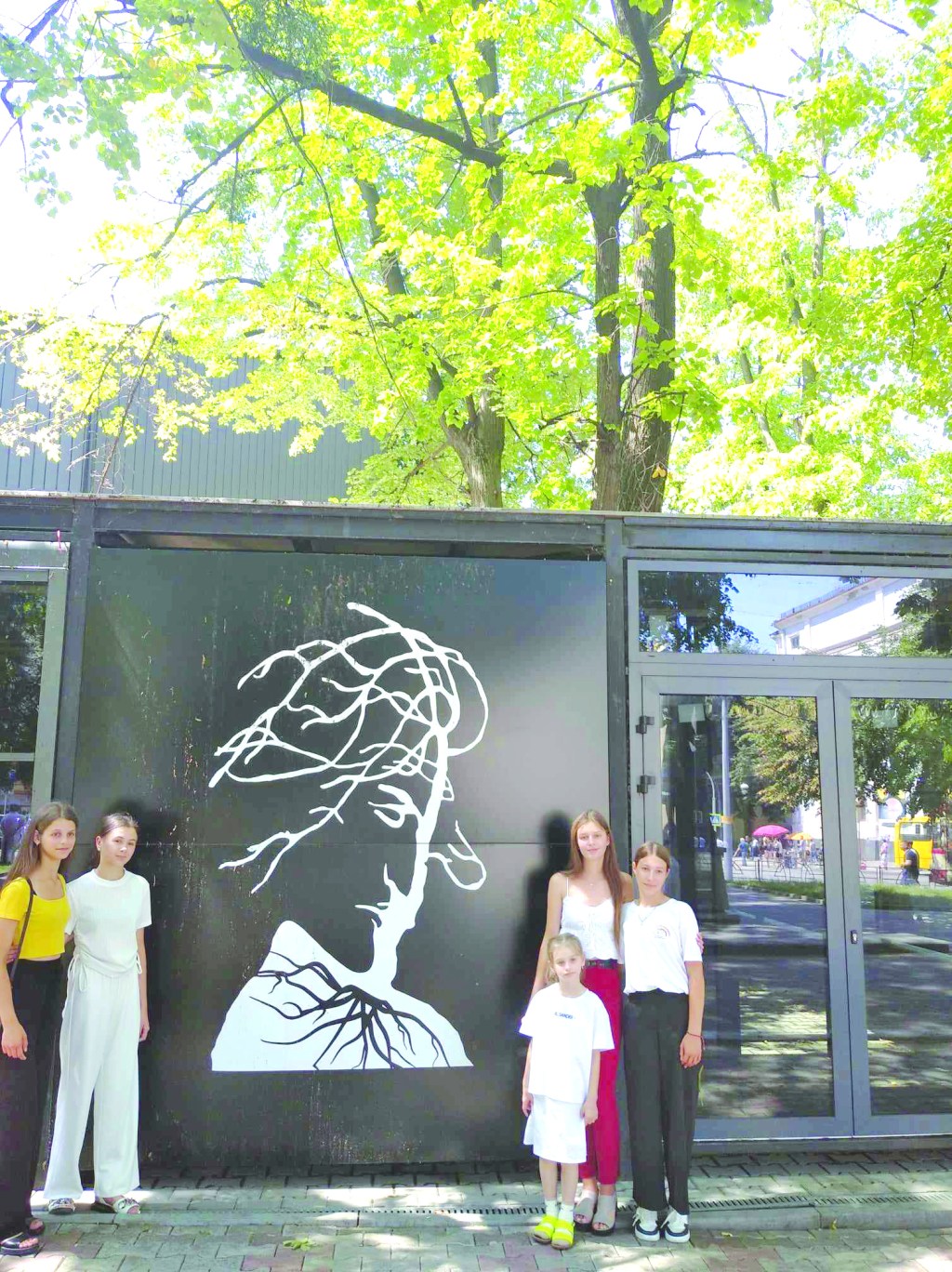 CU  DORUL  PRIN  LOCURI  UNDE  LĂCRIMEAZĂ ȘI ASTĂZI&nbsp;EMINESCU