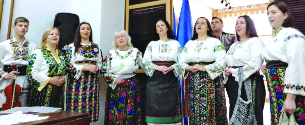 UN  CURCUBEU  DE CÂNTEC  ȘI  POEZIE  PE CERUL LUI&nbsp;DRAGOBETE