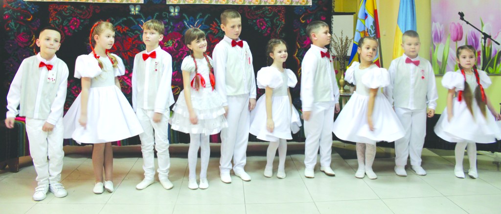 „BOIANUL BUCOVINEI” A ADUNAT ÎN ZBOR DE SIMȚIRE ROMÂNEASCĂ CÂNTĂREȚII&nbsp;PRIMĂVERII