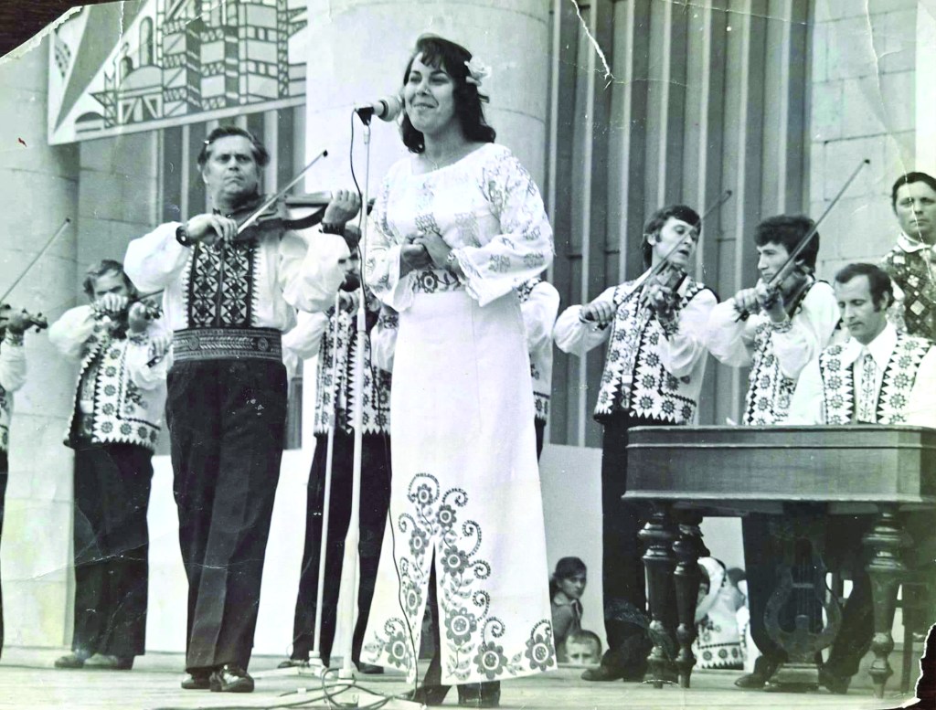 „HAIDEŢI SĂ TRĂIM CA FRAŢII, SĂ SE BUCURE&nbsp;CARPAŢII!”