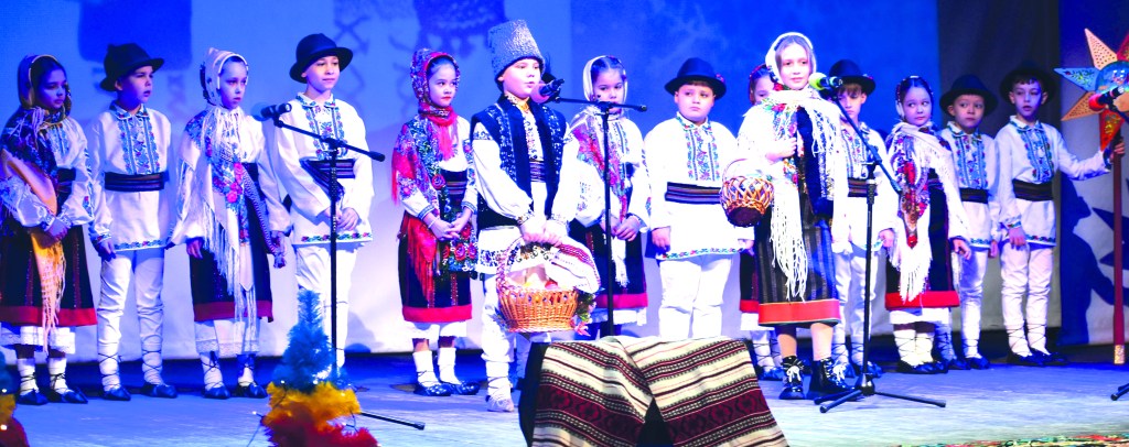 RAZA SOARELUI ȘI VOCILE RAIULUI – ÎN GRĂDINA FESTIVALULUI „FLORILE&nbsp;DALBE”